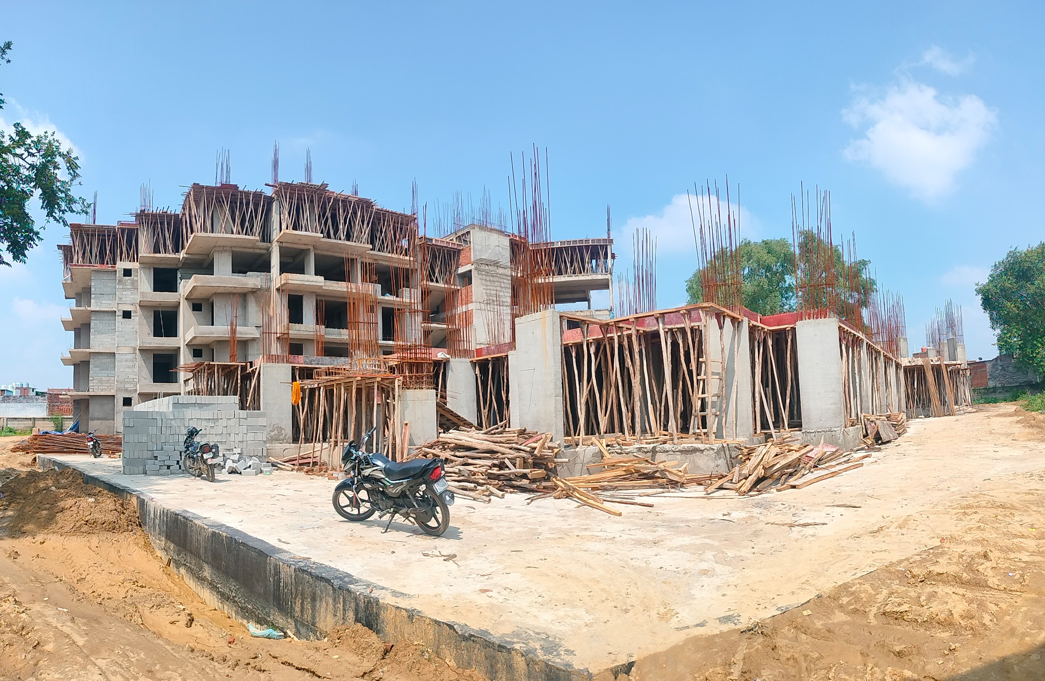 MAHALAKSHMI APARTMENTS